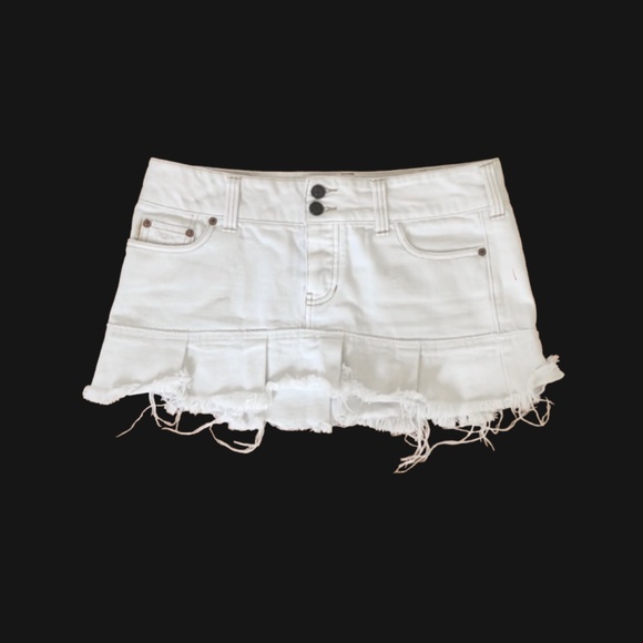 WHITE DENIM PLEATED SKIRT - Picture 1 of 4